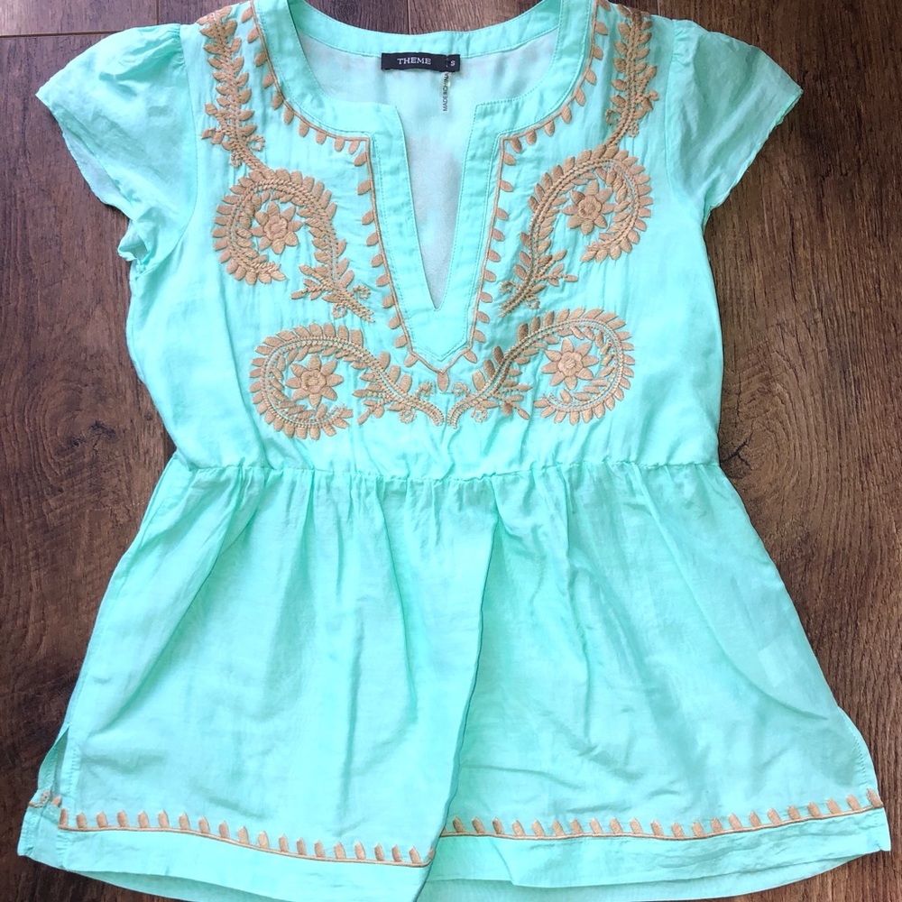 Theme NWOT top Size Small